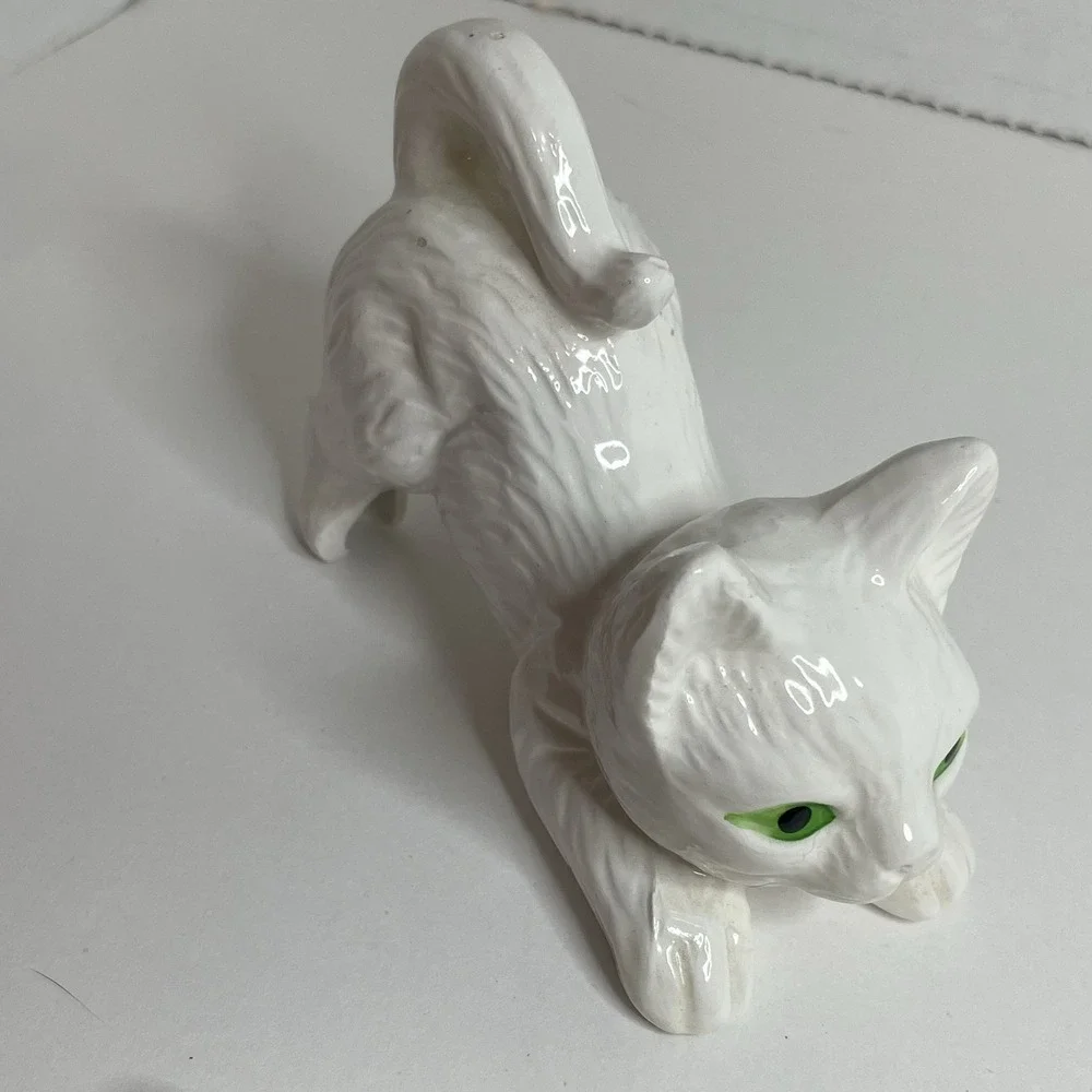 3 Vintage White Kittens Cats w/ Green Eyes Figurines Ceramic Cute 3-4
